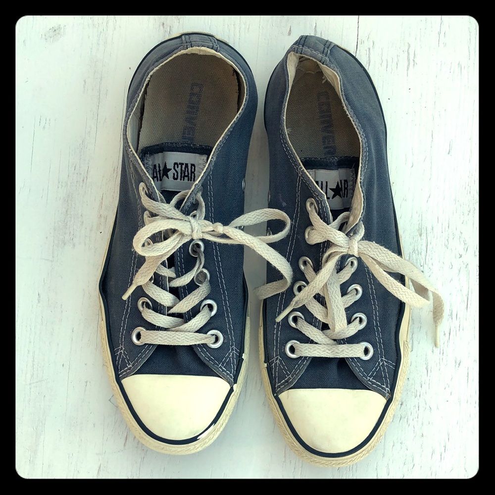 Converse shoes low tops